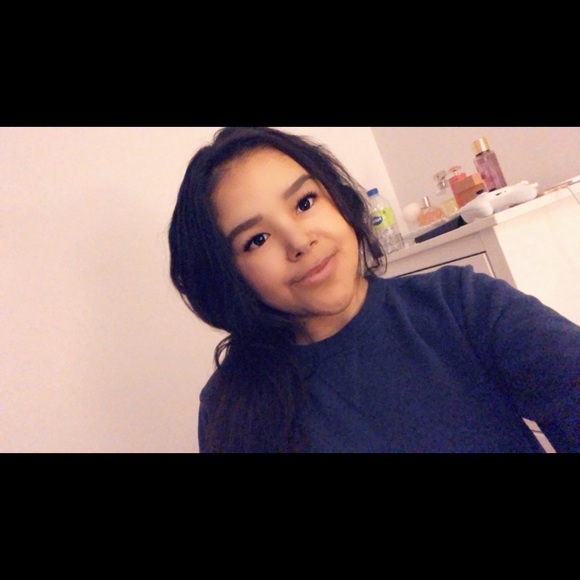 Meet your Posher, Ariel - Picture 1 of 1